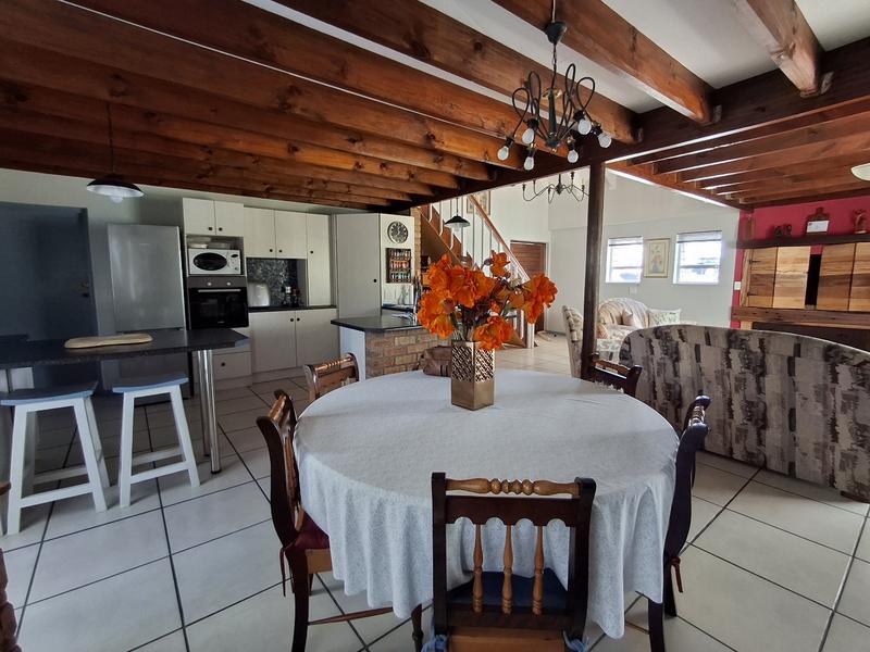 4 Bedroom Property for Sale in Golden Mile Western Cape